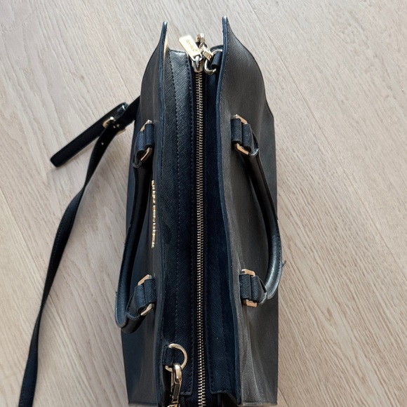 Michael Kors Elegant Black Tote with Gold Details - Picture 3 of 3